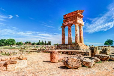 Agrigento, Sicilya. Tapınak Castor ve Pollux