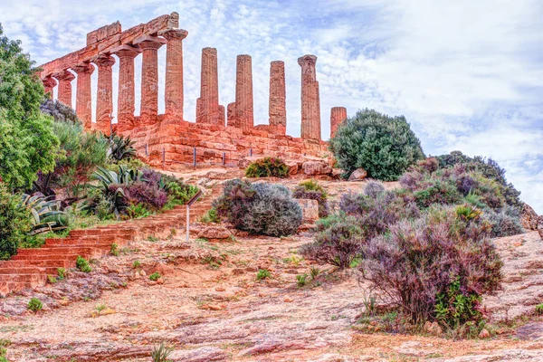 Tempel van Juno - oude Griekse mijlpaal in de Valle dei Templi — Stockfoto