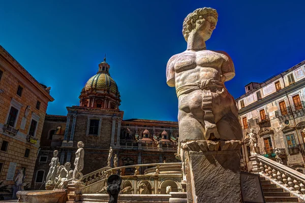 Słynnej fontanny wstydu na barokowym Piazza Pretoria, Palermo, Sycylia — Zdjęcie stockowe