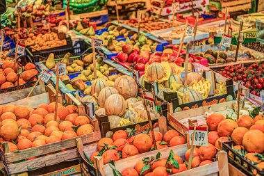 Palermo'da bir markette taze sebze