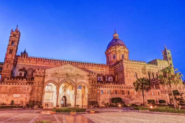 Cathedral of Palermo at night — Stock Photo, Image