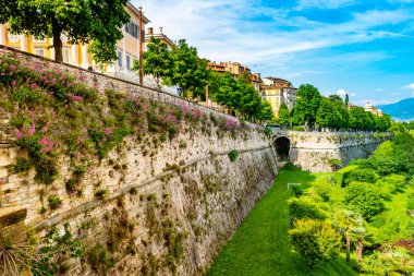 Panoramik Citta Alta, eski şehir. Bergamo