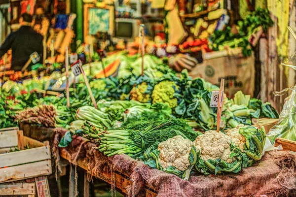 Legumes frescos em um mercado em Palermo — Fotografia de Stock