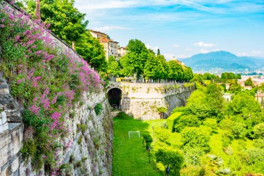 Panoramik Citta Alta, eski şehir. Bergamo