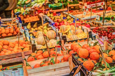 Palermo'da bir markette taze sebze