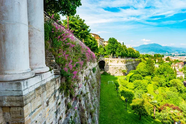 Vista panorámica de Citta Alta, casco antiguo. Bérgamo —  Fotos de Stock