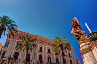 Dikilitaş benzeri Colonna dell Immacolata kare San Domenico Palermo, Sicilya, İtalya.