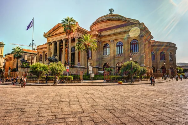 Ünlü Teatro Massimo Palermo