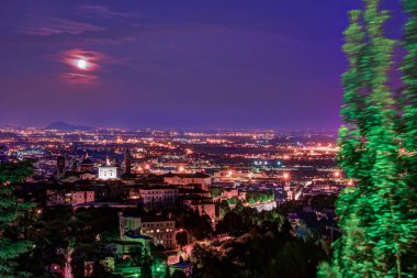 Old Town Citta Alta Bergamo San Vigilio Tepesi'nden manzaraya.