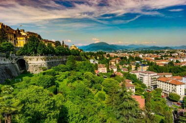 Panoramik Citta Alta, eski şehir. Bergamo
