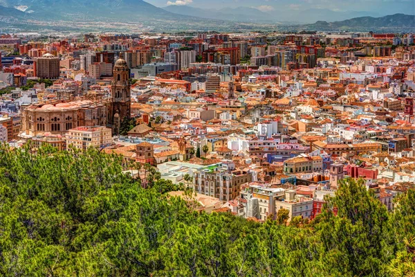 Városképet gazdagító épületnek szánták légi panoráma nyílik Malaga, Spanyolország. — Stock Fotó