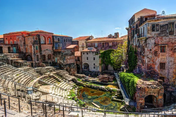 Antiguo teatro romano en Catania — Foto de Stock