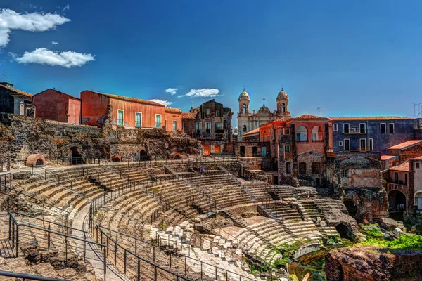 Antiguo teatro romano en Catania — Foto de Stock