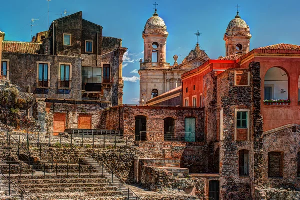 Beautiful view of colorful facades of old houses in Italy. — Stock Photo, Image