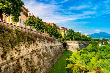 Panoramik Citta Alta, eski şehir. Bergamo
