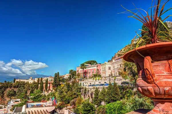 View of Taormina - famous resort in Sicily, Italia. — Stock Photo, Image