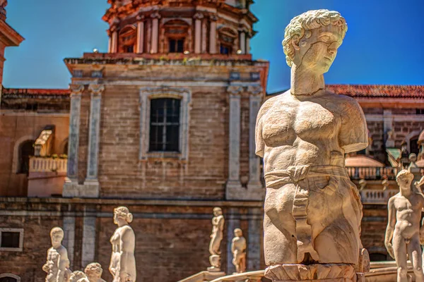 Ünlü Barok Piazza Pretoria, Palermo, Sicilya yazıklar Çeşmesi