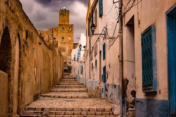 Calle en Medina en Sousse, Túnez . — Foto de Stock