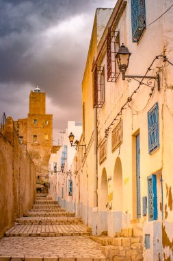 Medine Sousse, Tunus için sokakta.