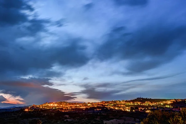 Vista su Agrigento di notte — Foto Stock