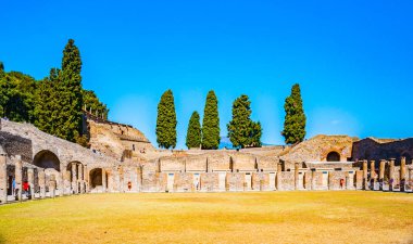 Pompeii, Napoli yakınındaki ünlü antik sitesi.