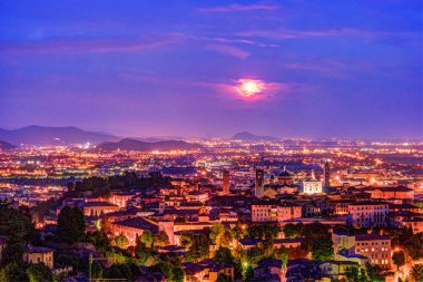 Old Town Citta Alta Bergamo San Vigilio Tepesi'nden manzaraya.