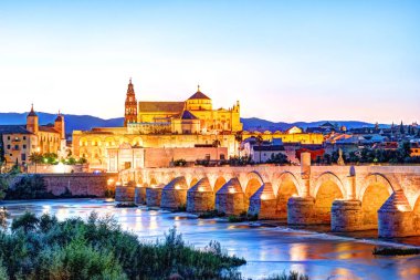 Roma köprüsü ve Guadalquivir Nehri