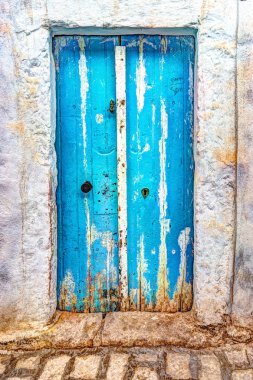 Geleneksel eski boyalı kapı bir tarihi bölge veya Medine, Tunisia.