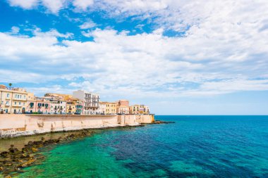 Ortigia sahil Adası'nda Syracuse şehir