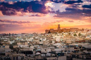 Medine ve kale görünümü kasbah Sousse içinde