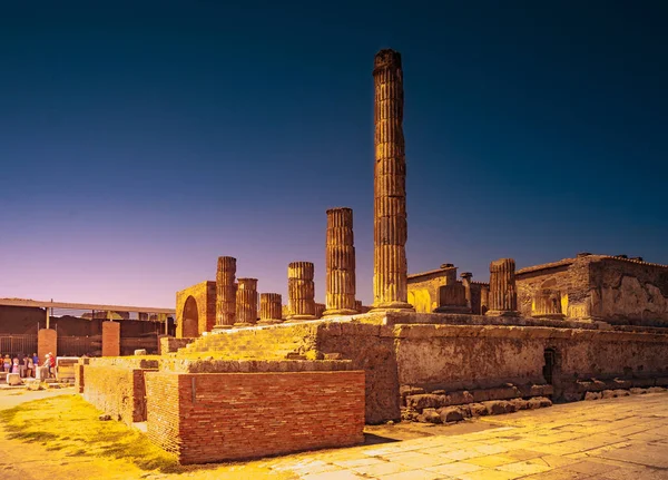 El famoso sitio antiguo de Pompeya, cerca de Nápoles . — Foto de Stock