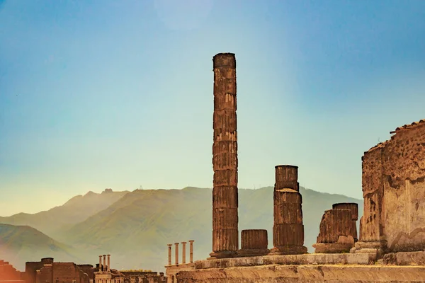 El famoso sitio antiguo de Pompeya, cerca de Nápoles . — Foto de Stock