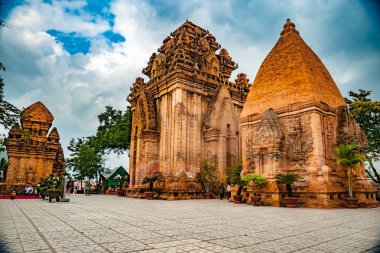 po nagar nha trang Vietnam yakınındaki kuleleri