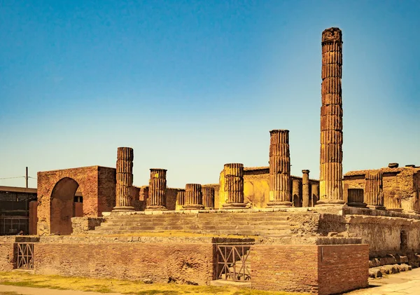 Den berömda antika platsen i Pompeji, nära Neapel. — Stockfoto