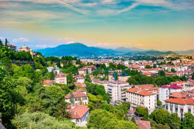 Panoramik Citta Alta, eski şehir. Bergamo