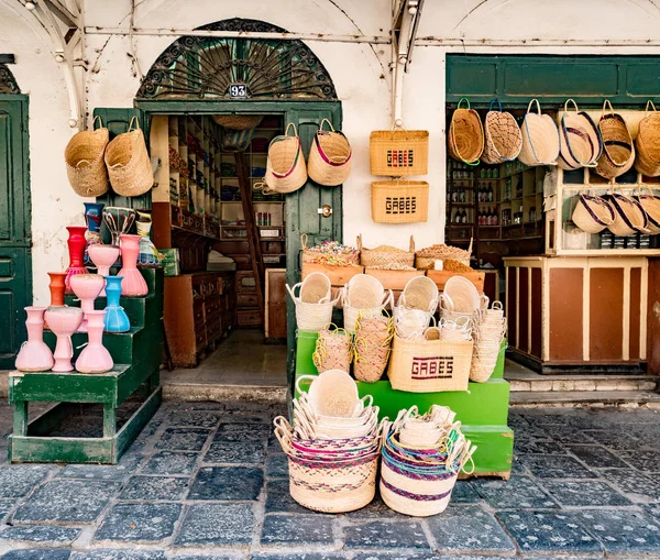 Handcrafts shop at the market in Tunis — Stock Photo, Image
