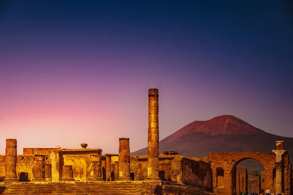 O famoso sítio antigo de Pompeia, perto de Nápoles . — Fotografia de Stock