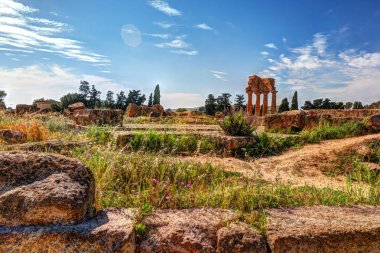 Agrigento, Sicilya. Tapınak Castor ve Pollux