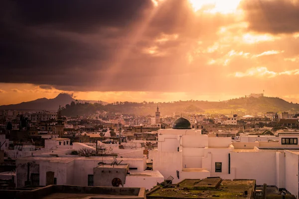 Skyline de Tunis à l'aube . — Photo