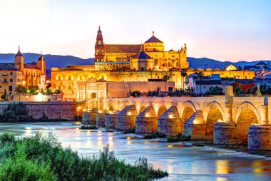 Roma köprüsü ve Guadalquivir Nehri