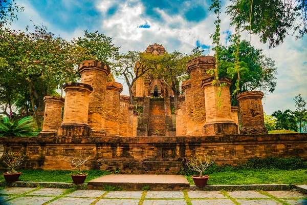 As torres de Po Nagar perto de Nha Trang no Vietnã — Fotografia de Stock