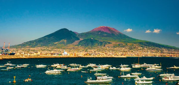 Panorama di Napoli, veduta del porto nel Golfo di Napoli , — Foto Stock