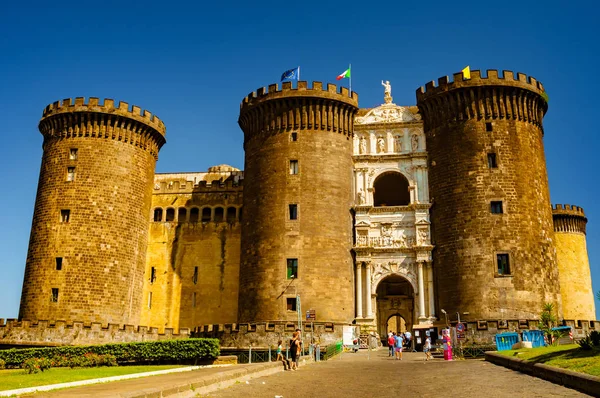 The medieval castle of Maschio Angioino — Stock Photo, Image