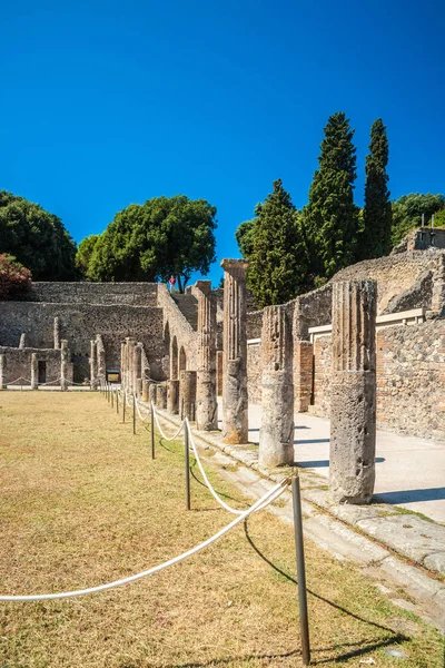 A híres antik telek közelében található ókori Pompei, Nápoly. — Stock Fotó