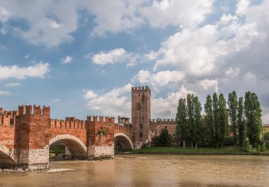 Ponte Scaligero Ortaçağ taş köprü