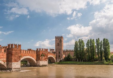 Ponte Scaligero Ortaçağ taş köprü
