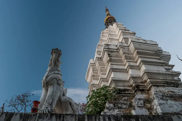 Храм в Чіанг травня, Таїланд — стокове фото