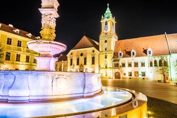 Praça principal de Bratislava, Eslováquia — Fotografia de Stock