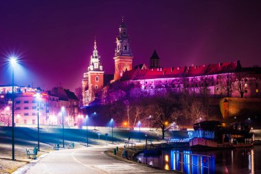 Wawel tepe üzerinde Polonya Kings Royal castle
