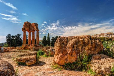 Agrigento, Sicilya. Tapınak Castor ve Pollux